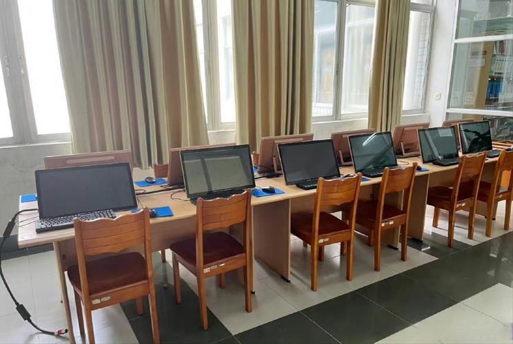 大理白族自治州教育局内设机构